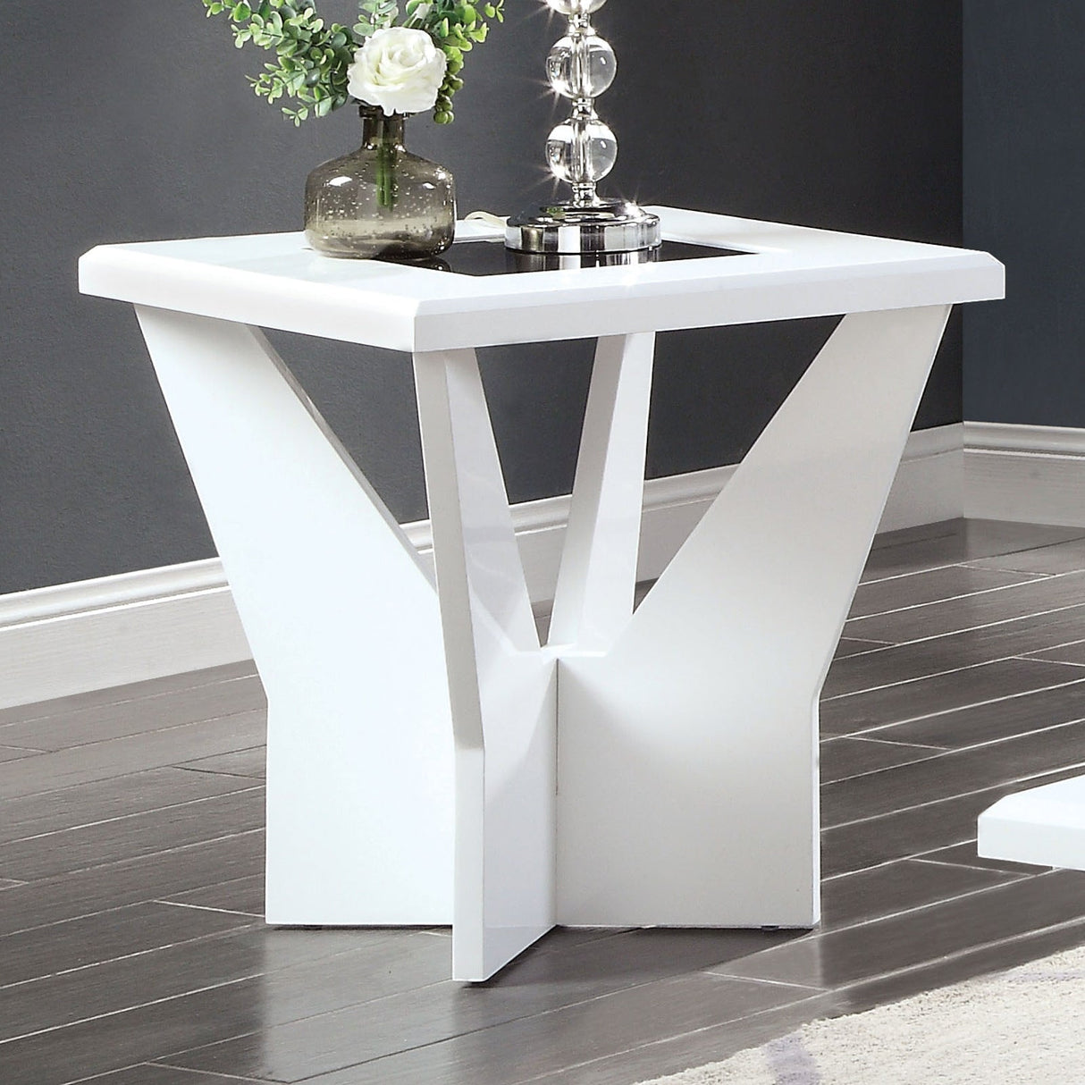 Dubendorf White End Table