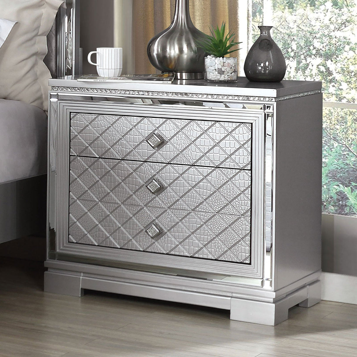 Belleterre Silver Night Stand