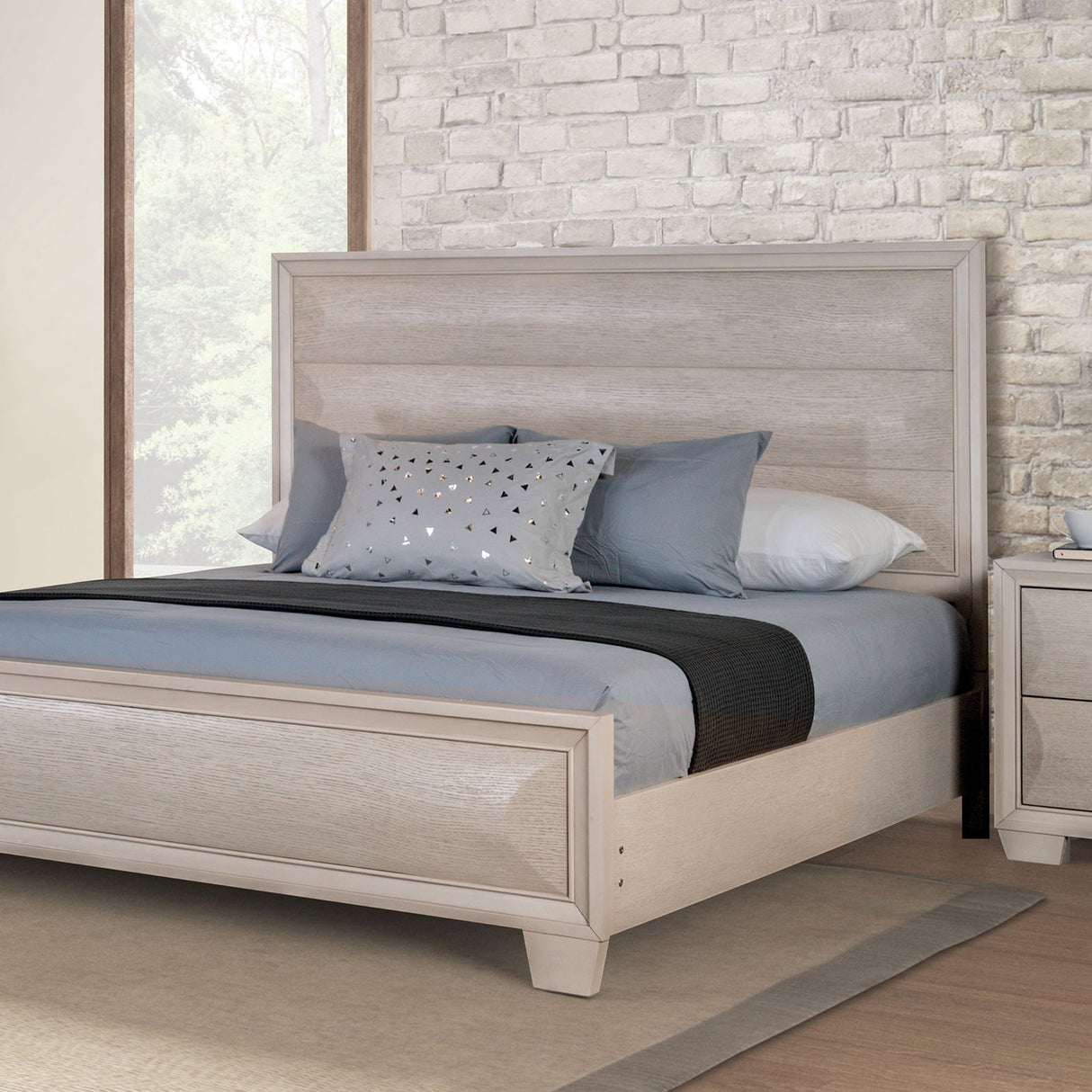Chemnitz White Oak King Bed by Furniture of America at Eve Furniture