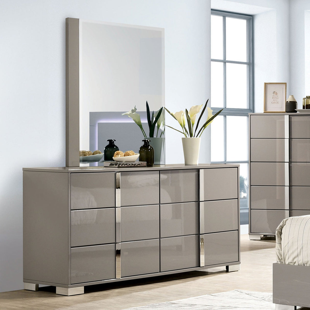 Sinistra Light Taupe Dresser