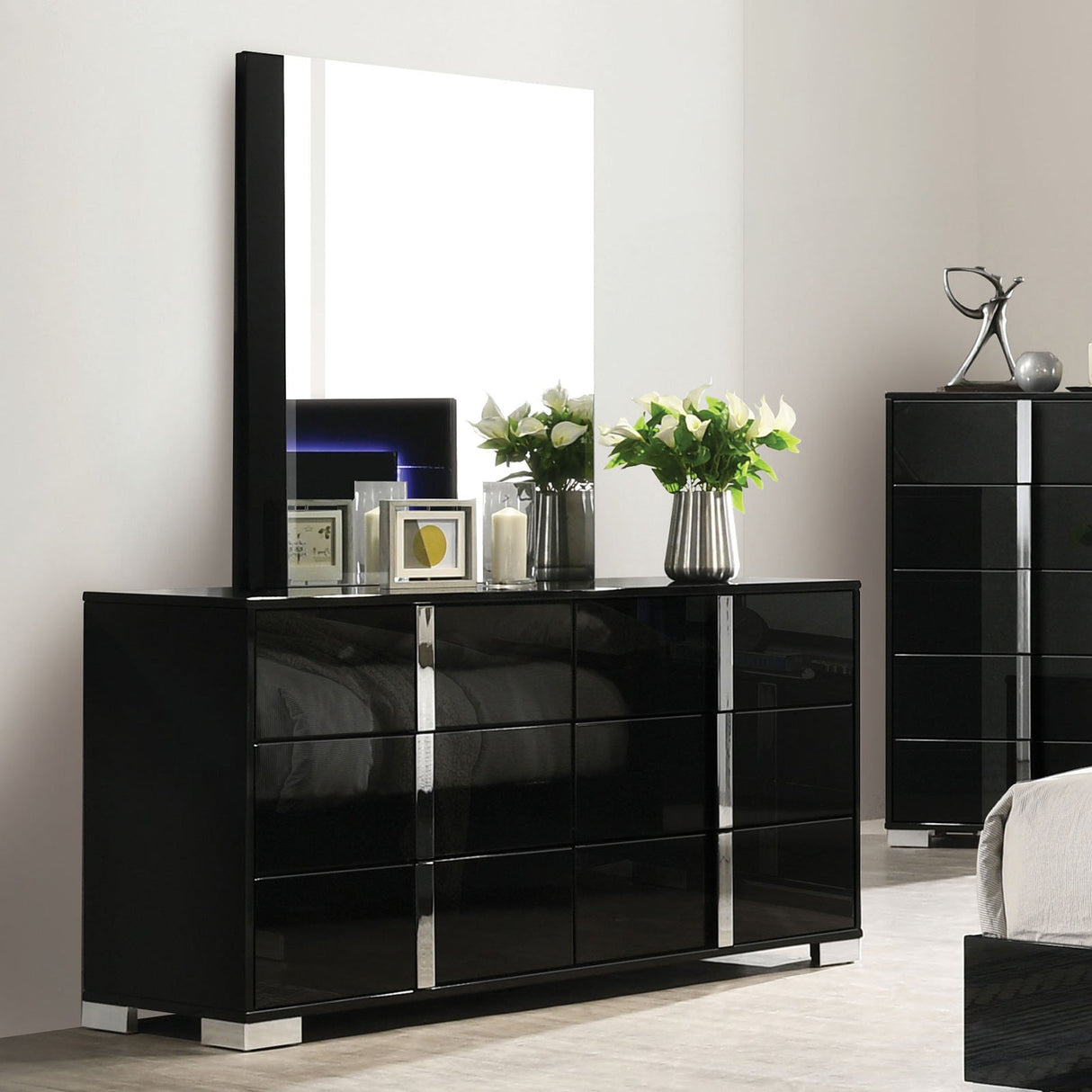 Sinistra Piano Black Dresser