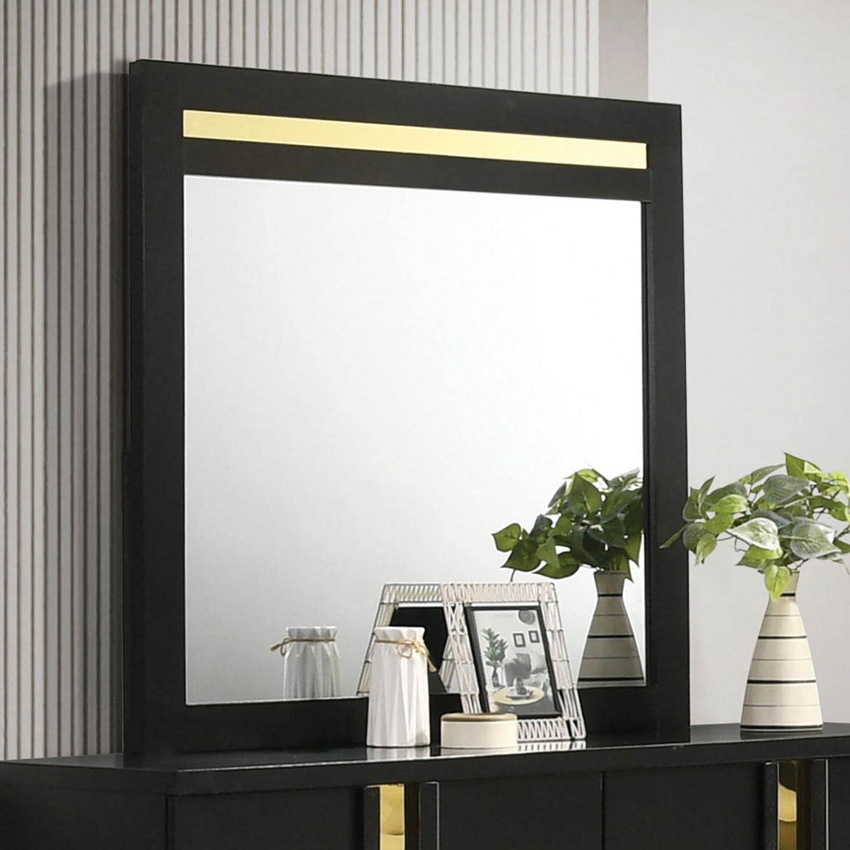 Lillestrom Black/Gold Mirror