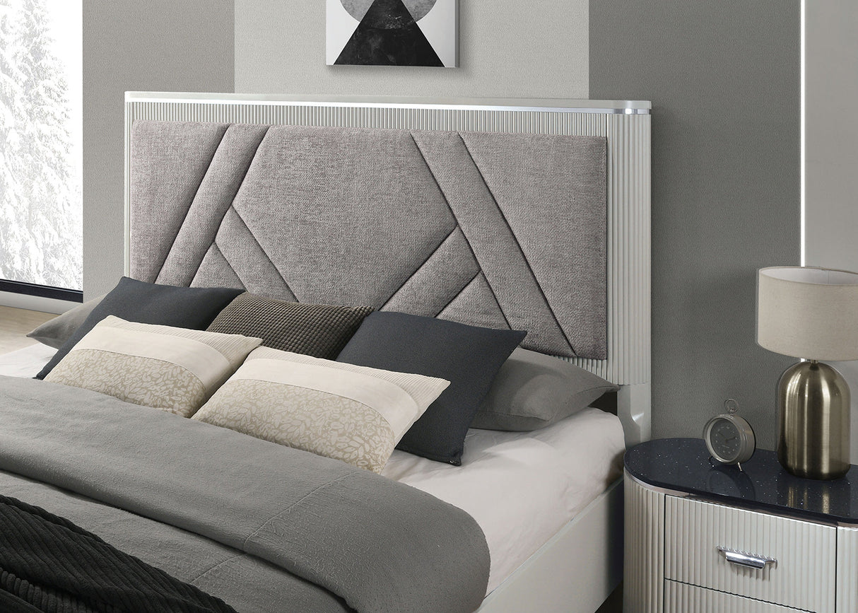 Aldridge Light Gray Queen Bed