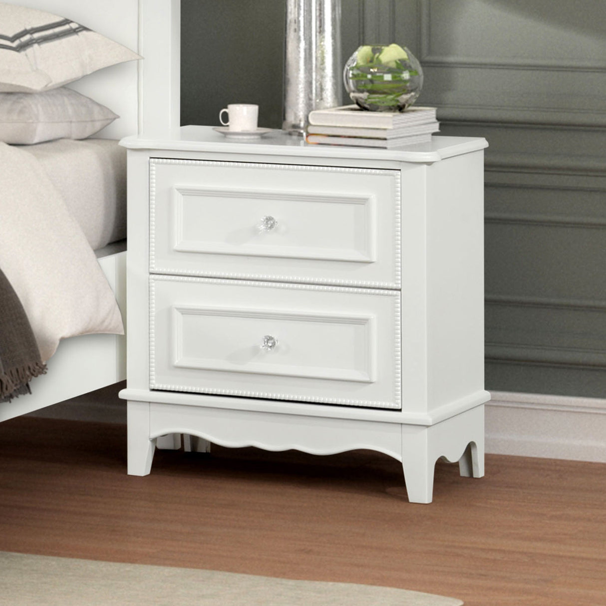 Naucalpan White Nightstand