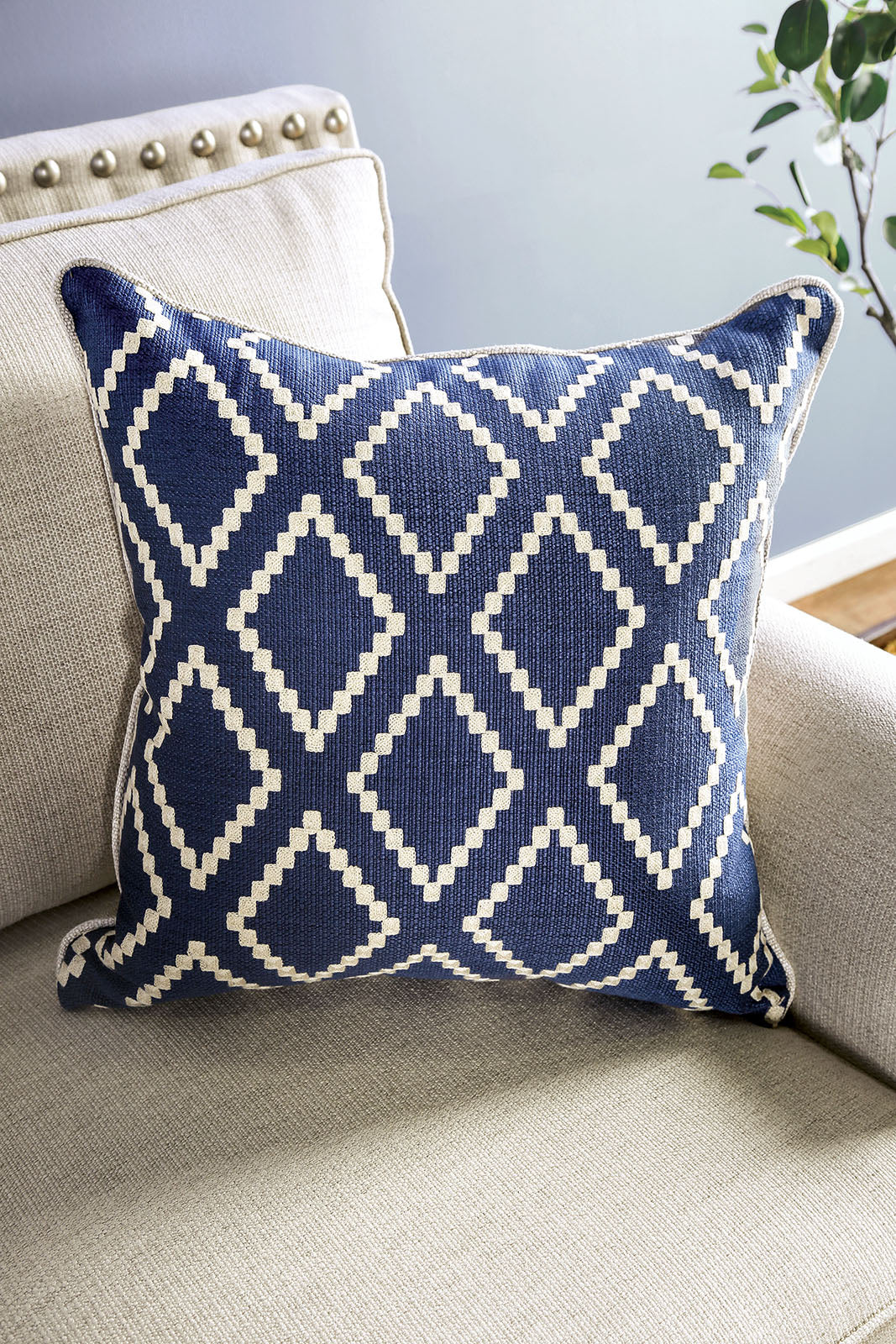 Giovanni Beige/Blue Sofa by Furniture of America at Eve Furniture