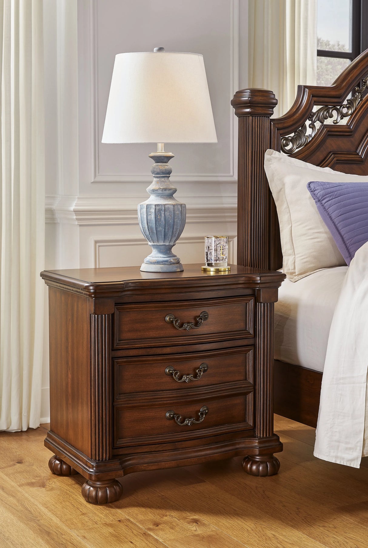 Lavinton Brown Poster Bedroom Set by Ashley at Eve Furniture