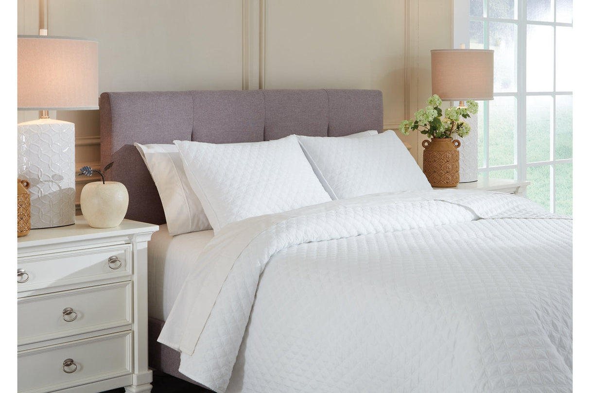 Ryter White Twin Coverlet Set