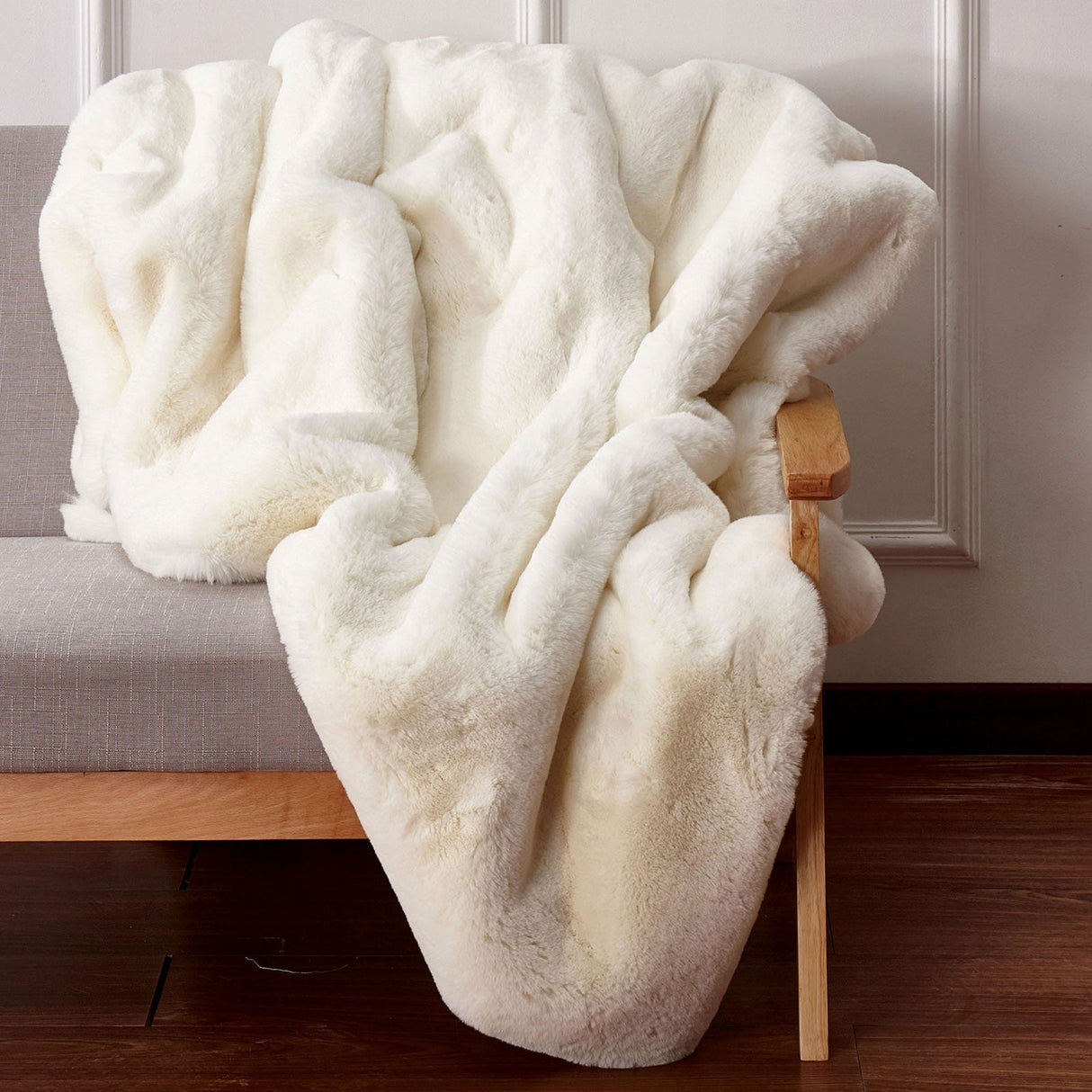 Caparica Off-White Throw Blanket