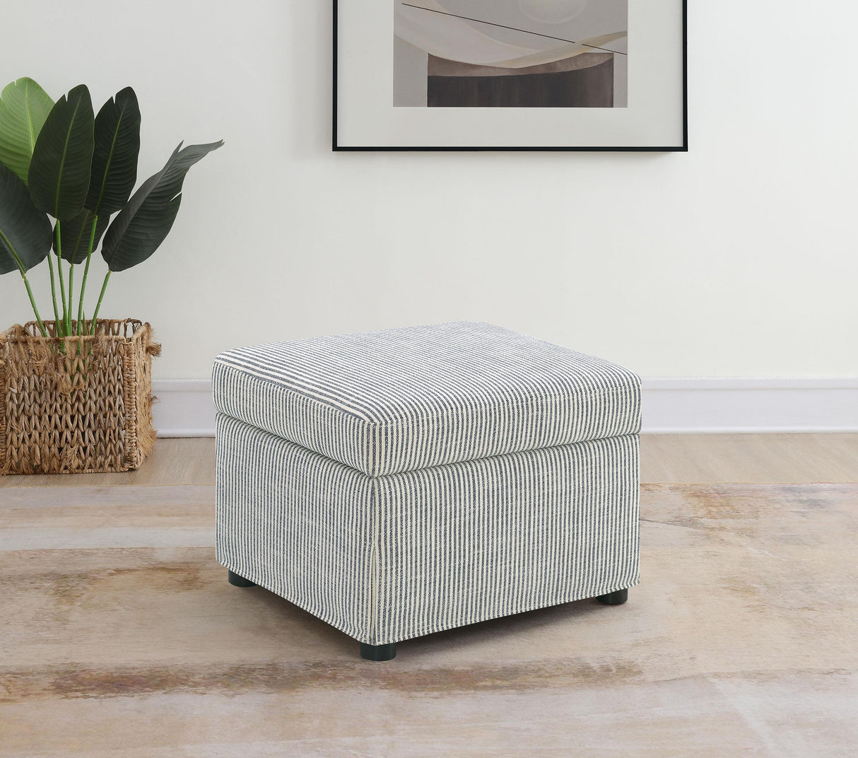 Winter Gray Upholstered Hydraulic Lift Top Storage Ottoman by Coaster at Eve Furniture