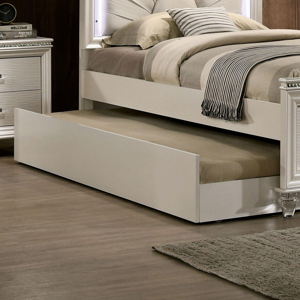 Allie Pearl White Full Bed by Furniture of America at Eve Furniture