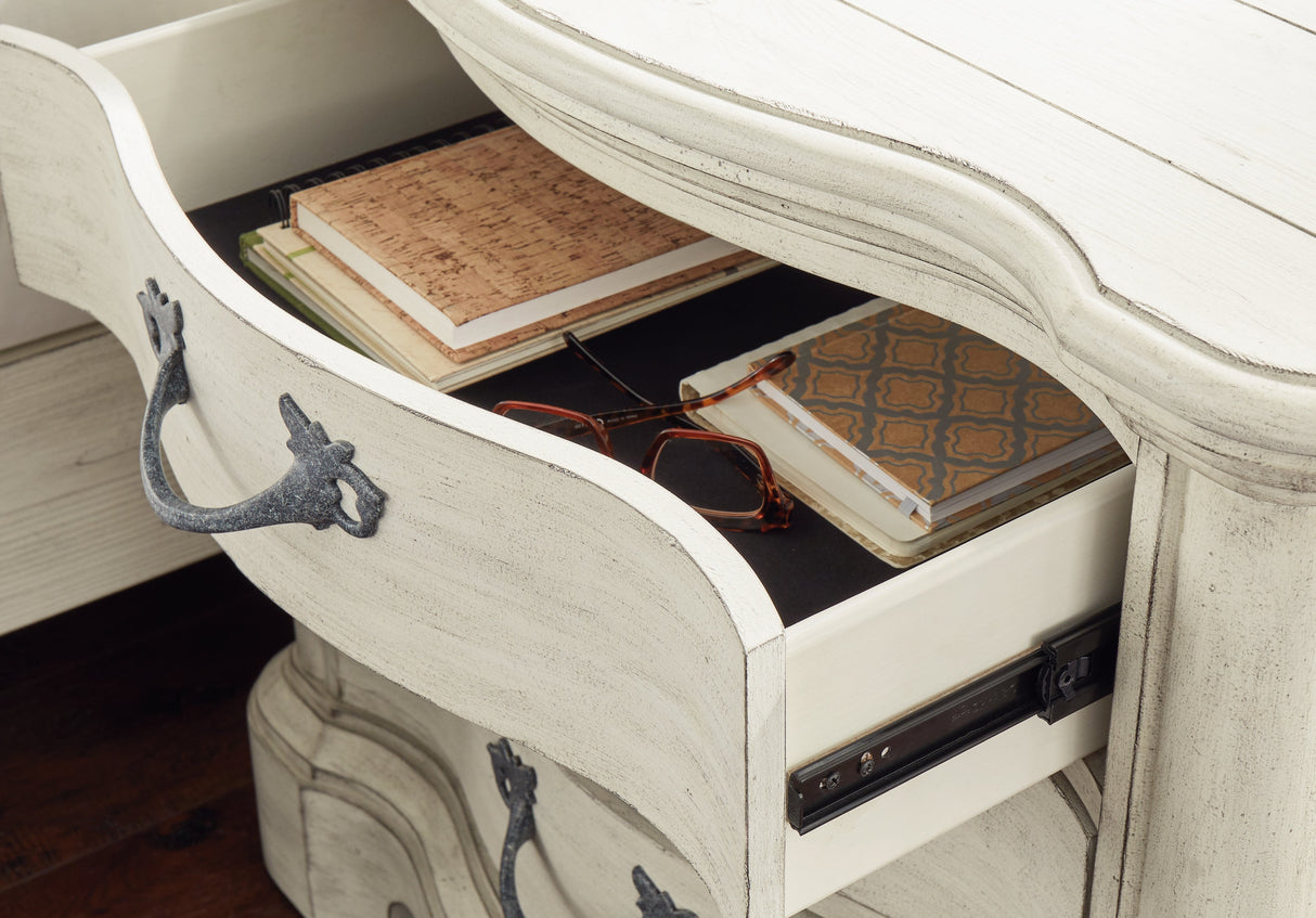 Arlendyne California King Upholstered Bed with Mirrored Dresser, Chest and Nightstand in Antique White