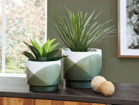 Ardenridge Green/White Planter by Ashley at Eve Furniture