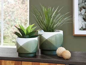 Ardenridge Green/White Planter by ASHLEY FURNITURE at Eve Furniture