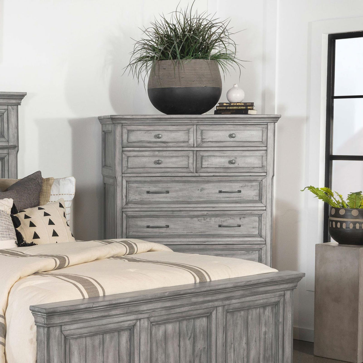 Avenue Gray 8-Drawer Rectangular Chest