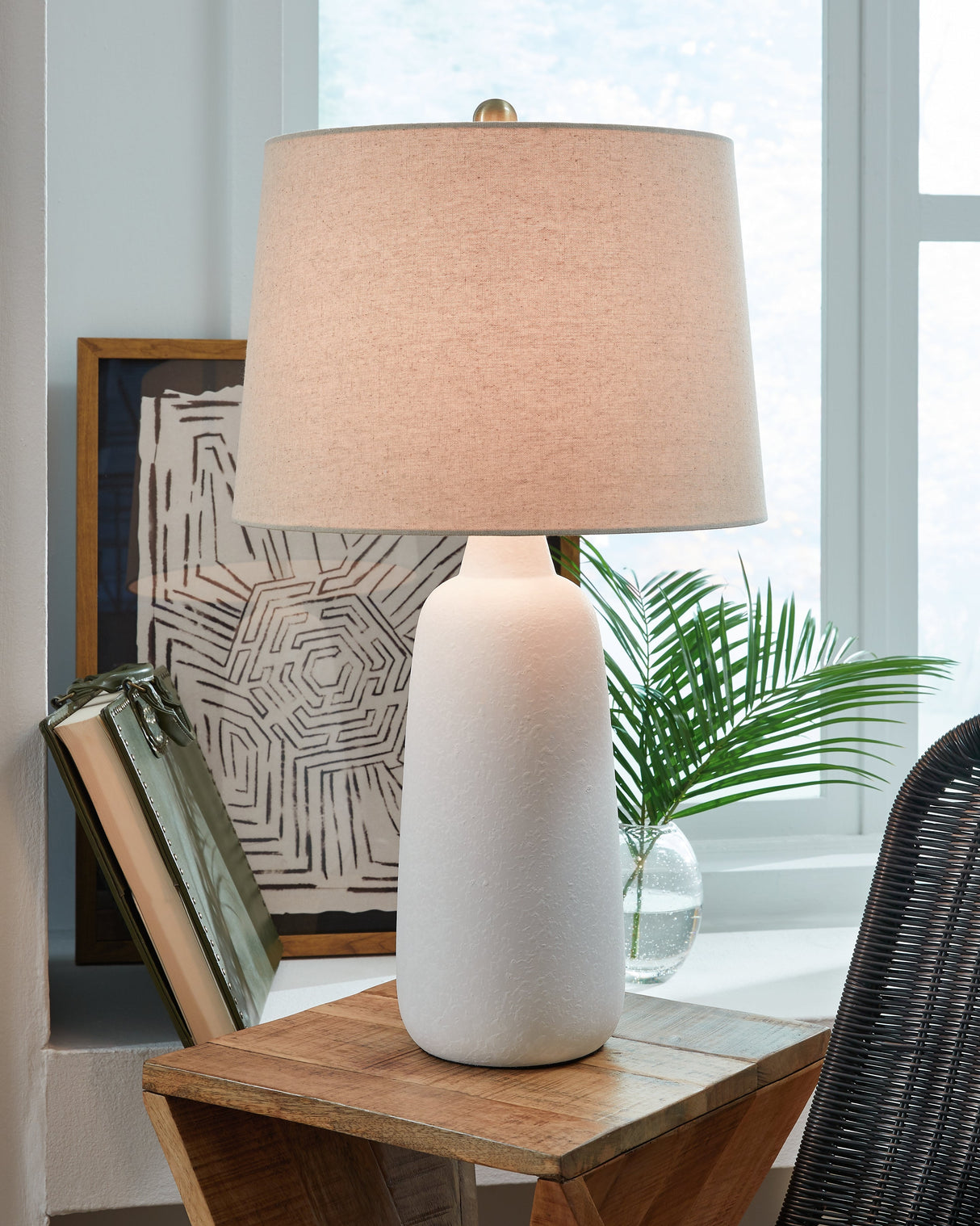 Avianic White Table Lamp