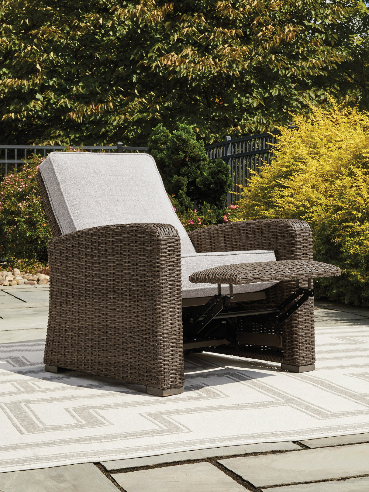 Beachcroft Beige Outdoor Recliner