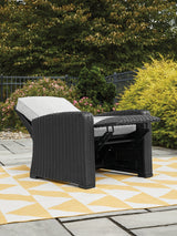 Beachcroft Black/Light Gray Outdoor Recliner