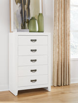 Binterglen White Chest of Drawers