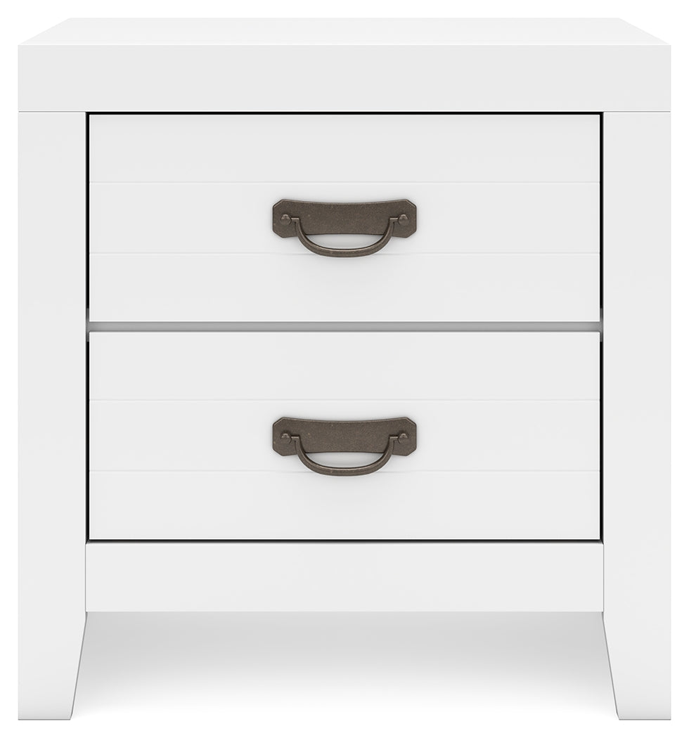 Binterglen White Nightstand