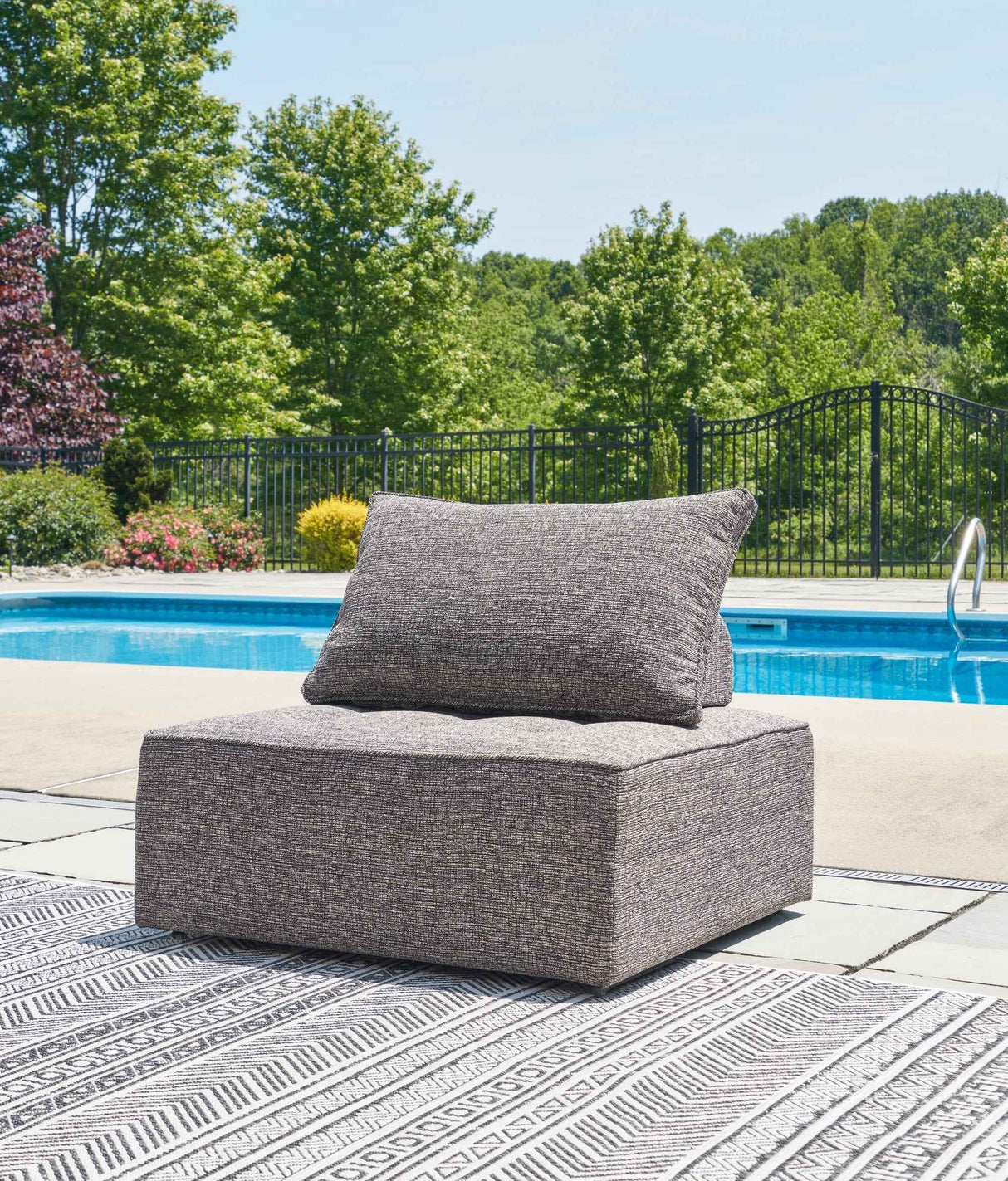 Bree Zee Brown 5-Piece Outdoor Modular Seating by Ashley at Eve Furniture