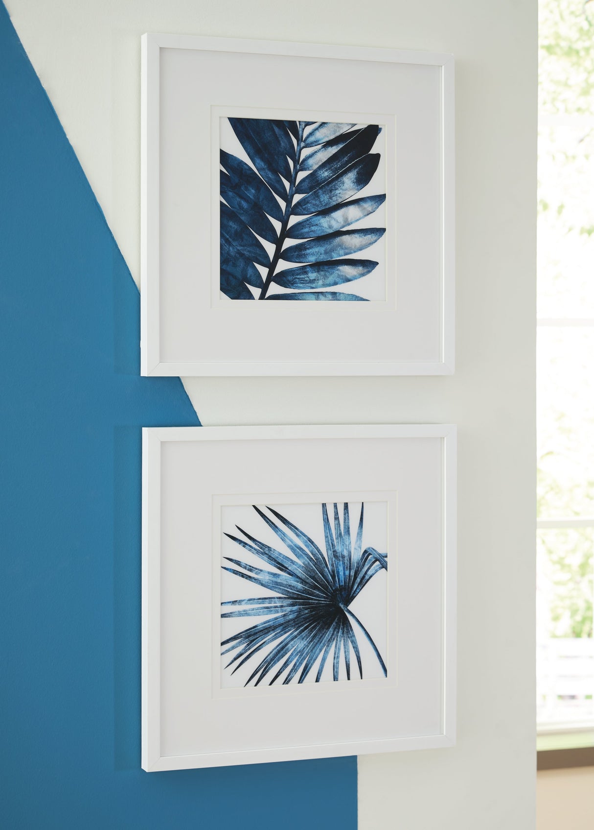 Breelen Blue/White Wall Art