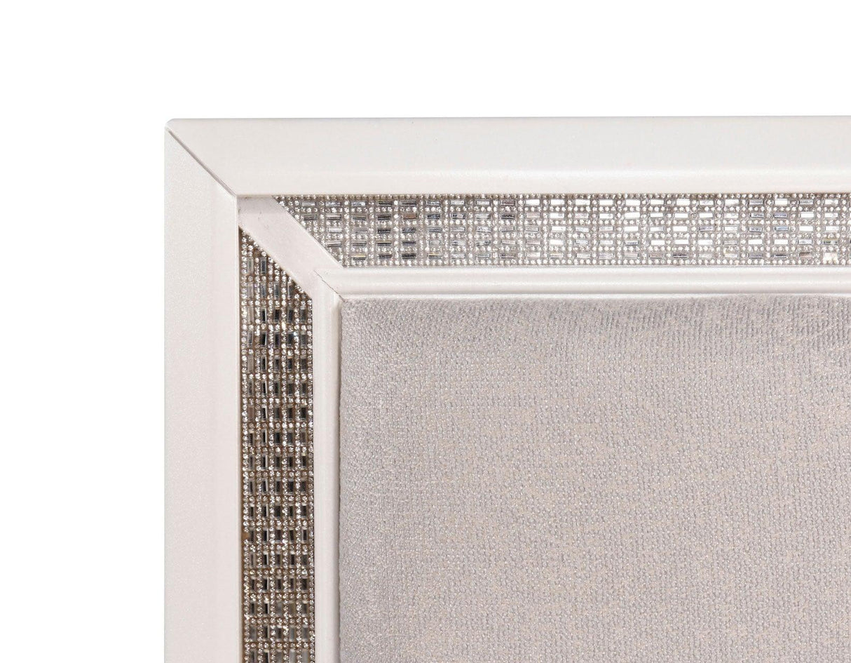 Cassie Queen Illuminating 4-Piece Glam Queen Bedroom Set by Steve Silver at Eve Furniture