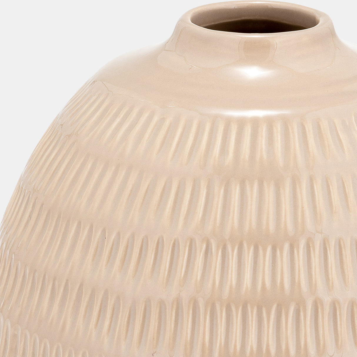 Cer,6",stripe Oval Vase,irish Cream