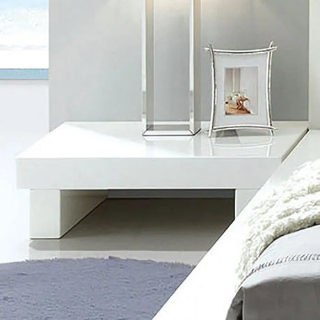 Christie White 4-Piece Queen Bedroom Set by Furniture of America at Eve Furniture