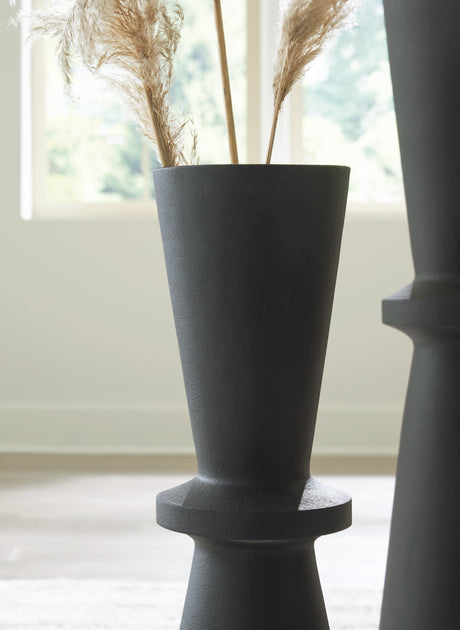 Collisten Black Vase