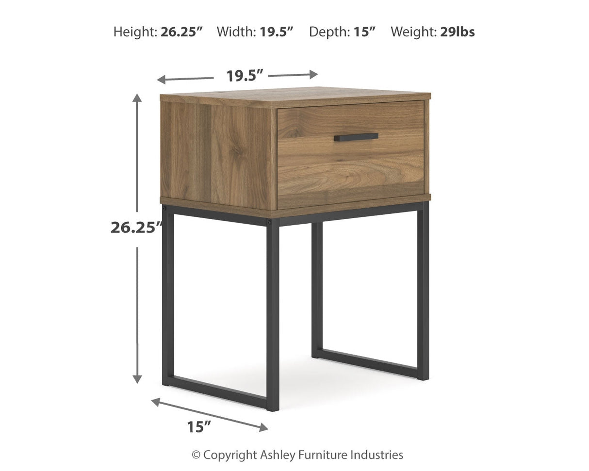 Deanlow Full Panel Headboard with 2 Nightstands in Honey