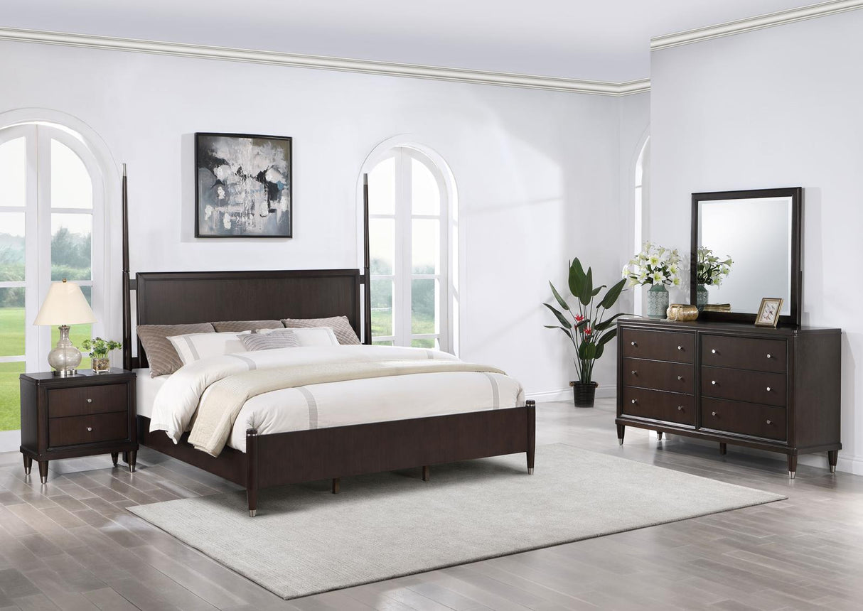 Emberlyn Brown 4-Piece Eastern King Four Poster Bedroom Set