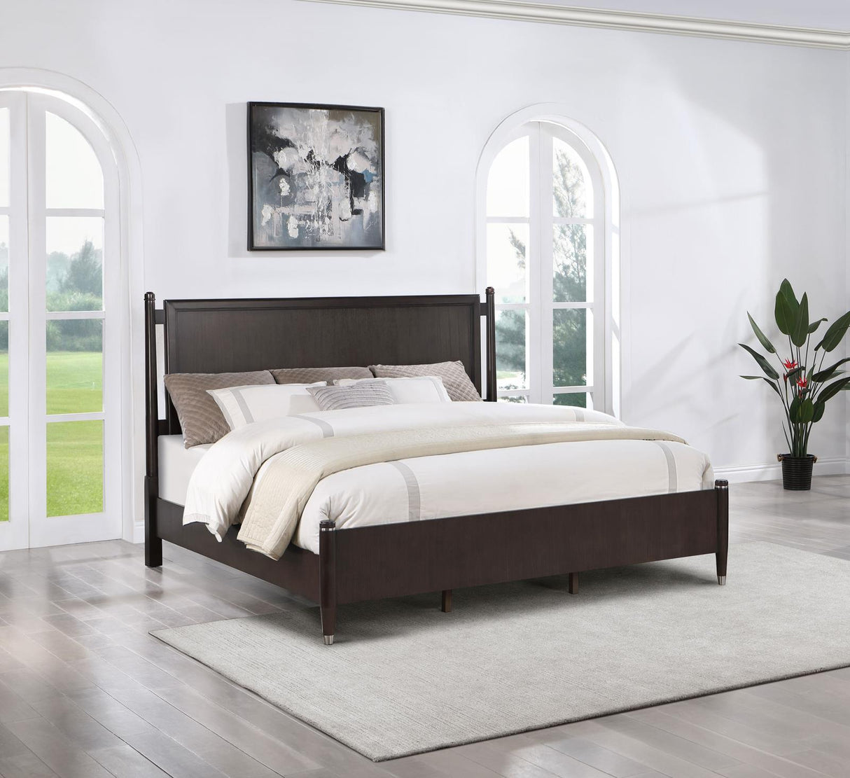 Emberlyn Queen Poster Bed Brown