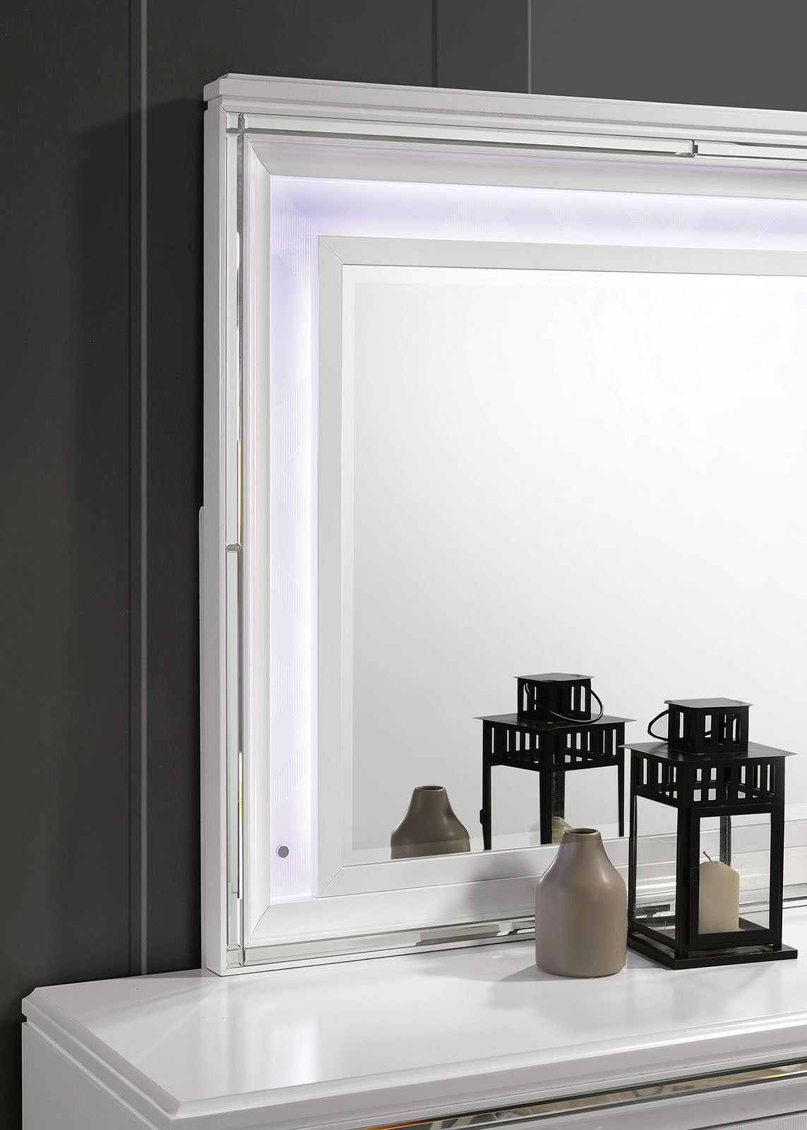 Emmeline White 4-Piece Queen Bedroom Set by Furniture of America at Eve Furniture