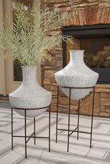 Estonbank Vase Set by Ashley at Eve Furniture