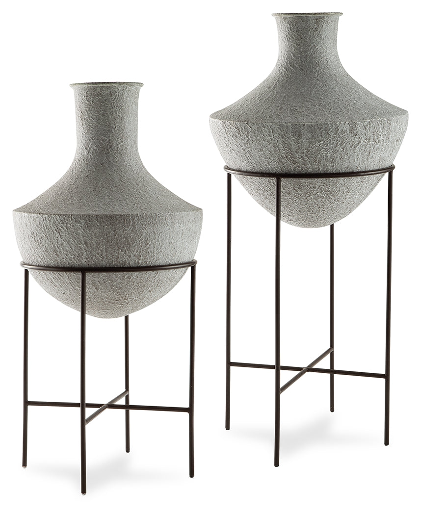 Estonbank Vase Set by Ashley at Eve Furniture