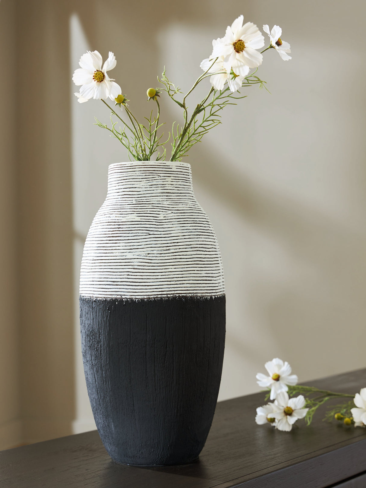 Girtha Antique White/Black Vase by ASHLEY FURNITURE at Eve Furniture