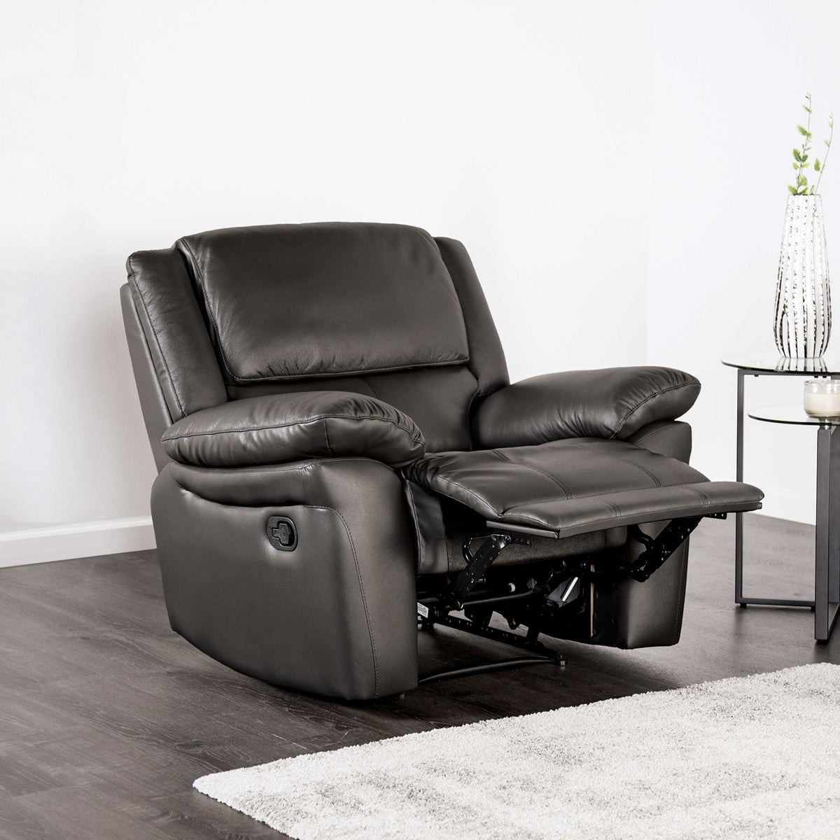 Glarus Black Recliner