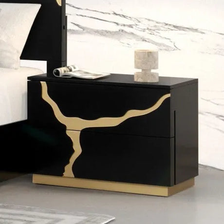 Goldsberg Black/Gold-Painted Pattern 5-Piece Queen Bedroom Set by Furniture of America at Eve Furniture