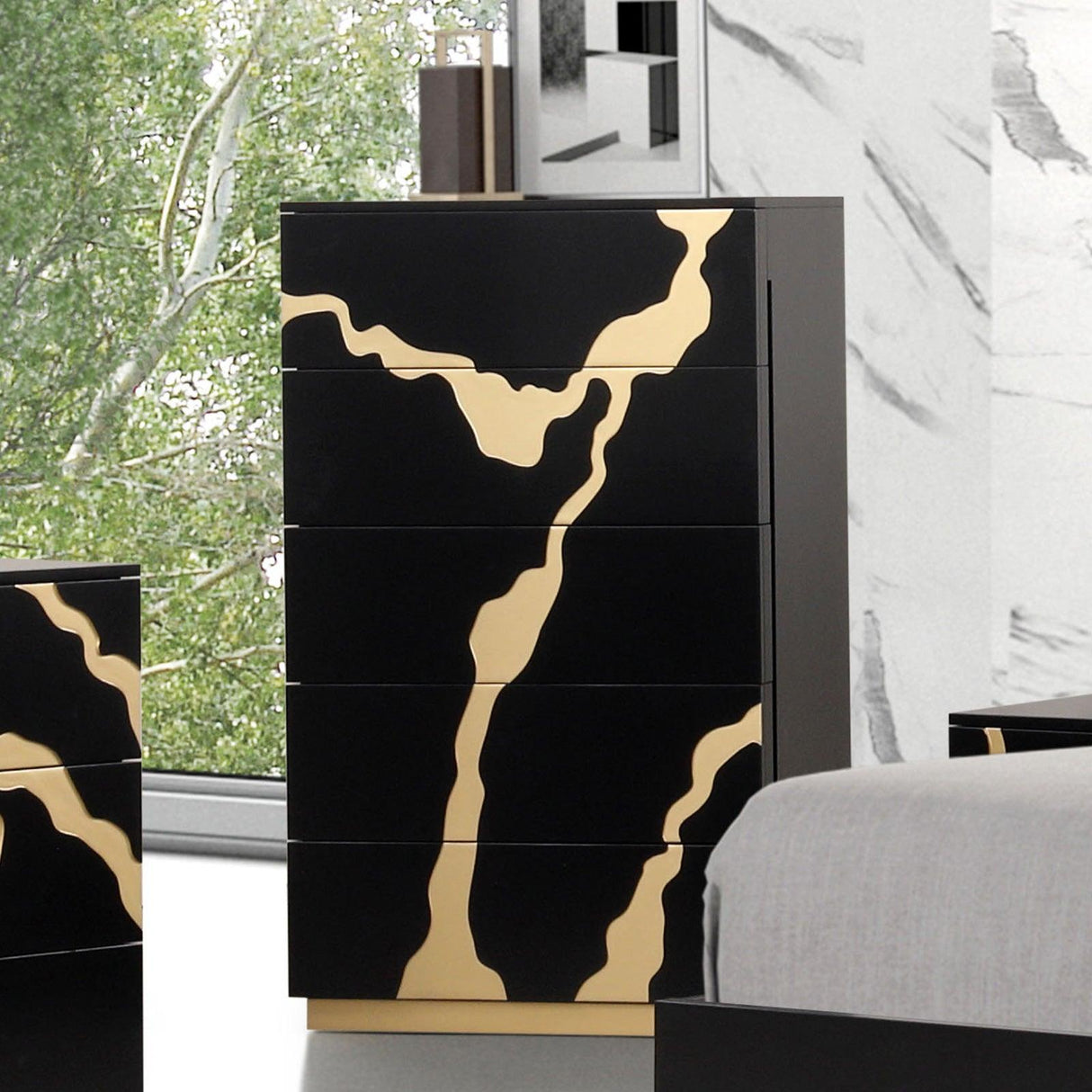 Goldsberg Black/Gold Chest by Furniture of America at Eve Furniture