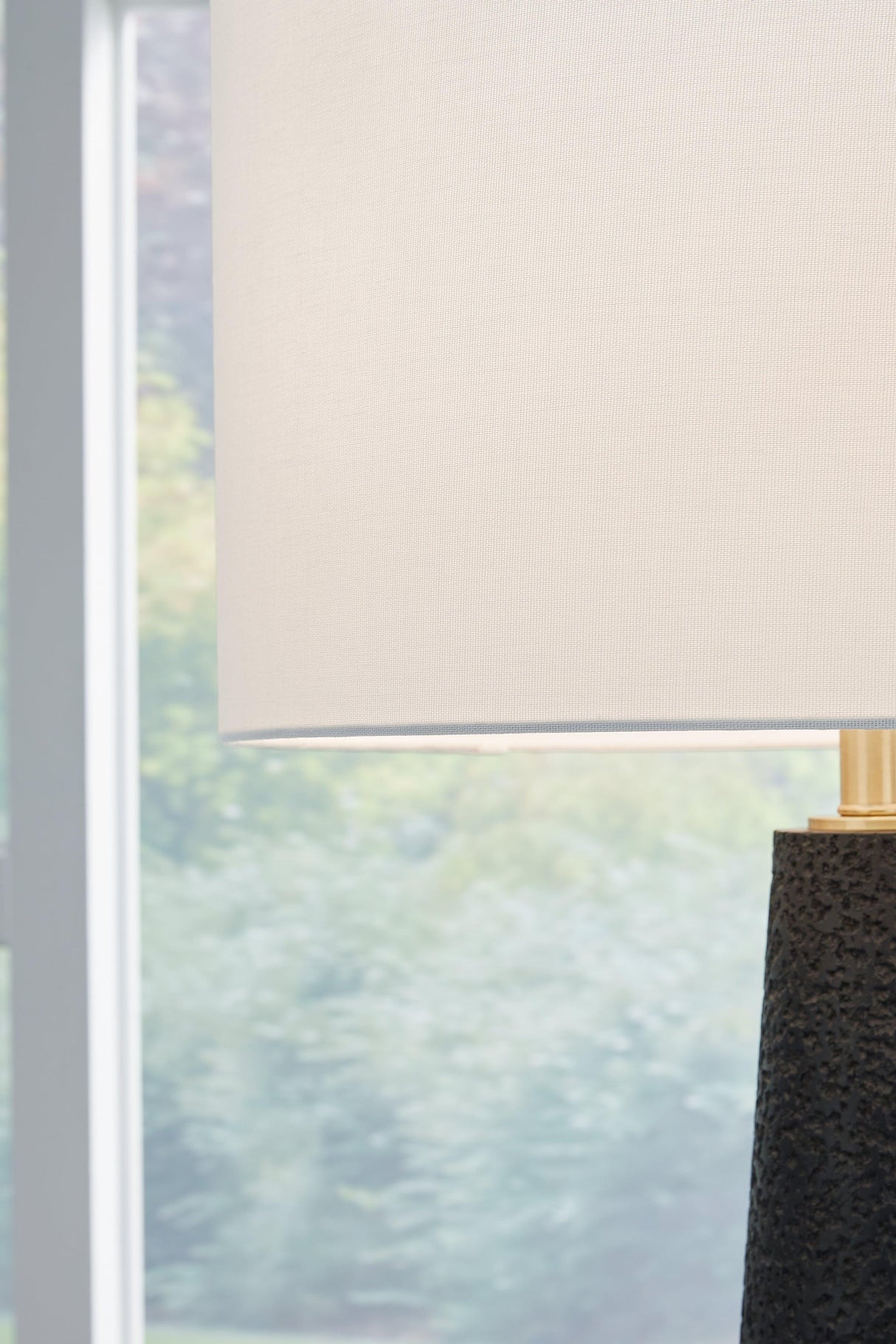 Hallburg Black Floor Lamp by Ashley at Eve Furniture