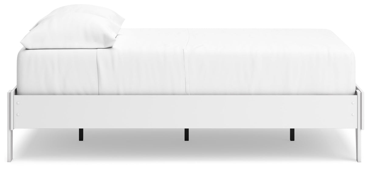 Hallityn White Full Platform Bed