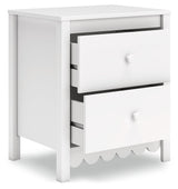 Hallityn White Nightstand