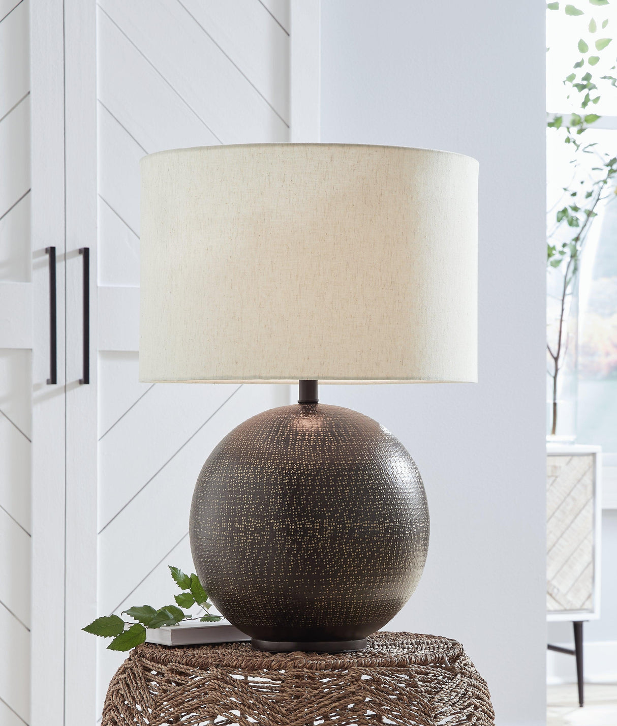 Hambell Black/Gold Finish Table Lamp by Ashley at Eve Furniture