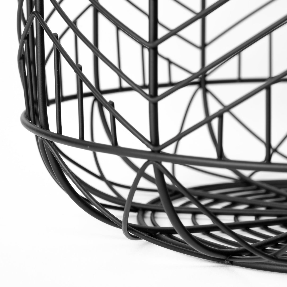 Idris Set of 2 Black Metal Geometric Mesh Bowls by Mercana at Eve Furniture