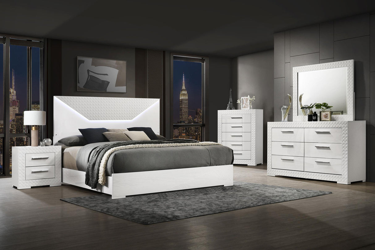 Ives White High Gloss 5-Piece Queen Bedroom Set