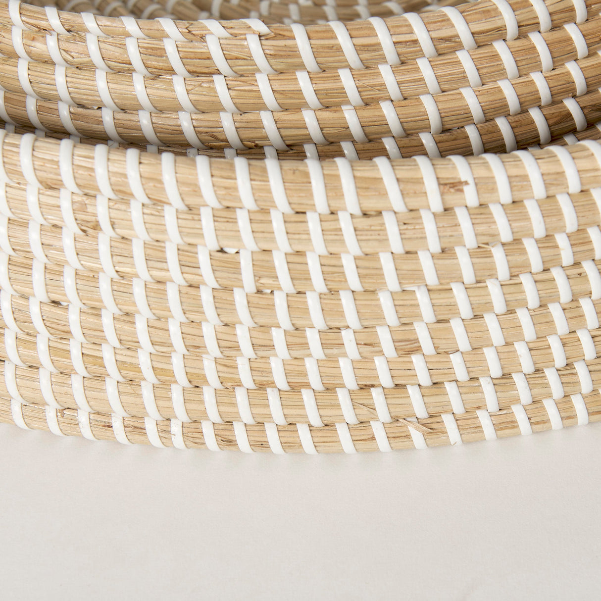 Kalama Set of 2 Large Round Seagrass Trays w/ Handles by Mercana at Eve Furniture
