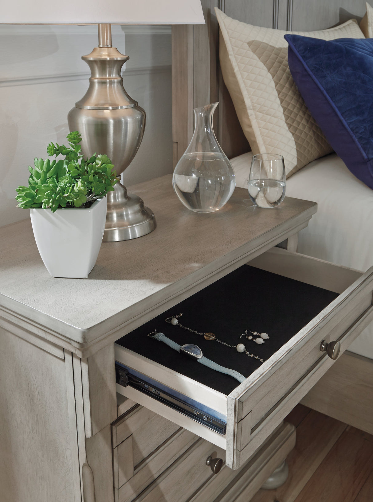 Lettner Light Gray Panel Bedroom Set by Ashley at Eve Furniture