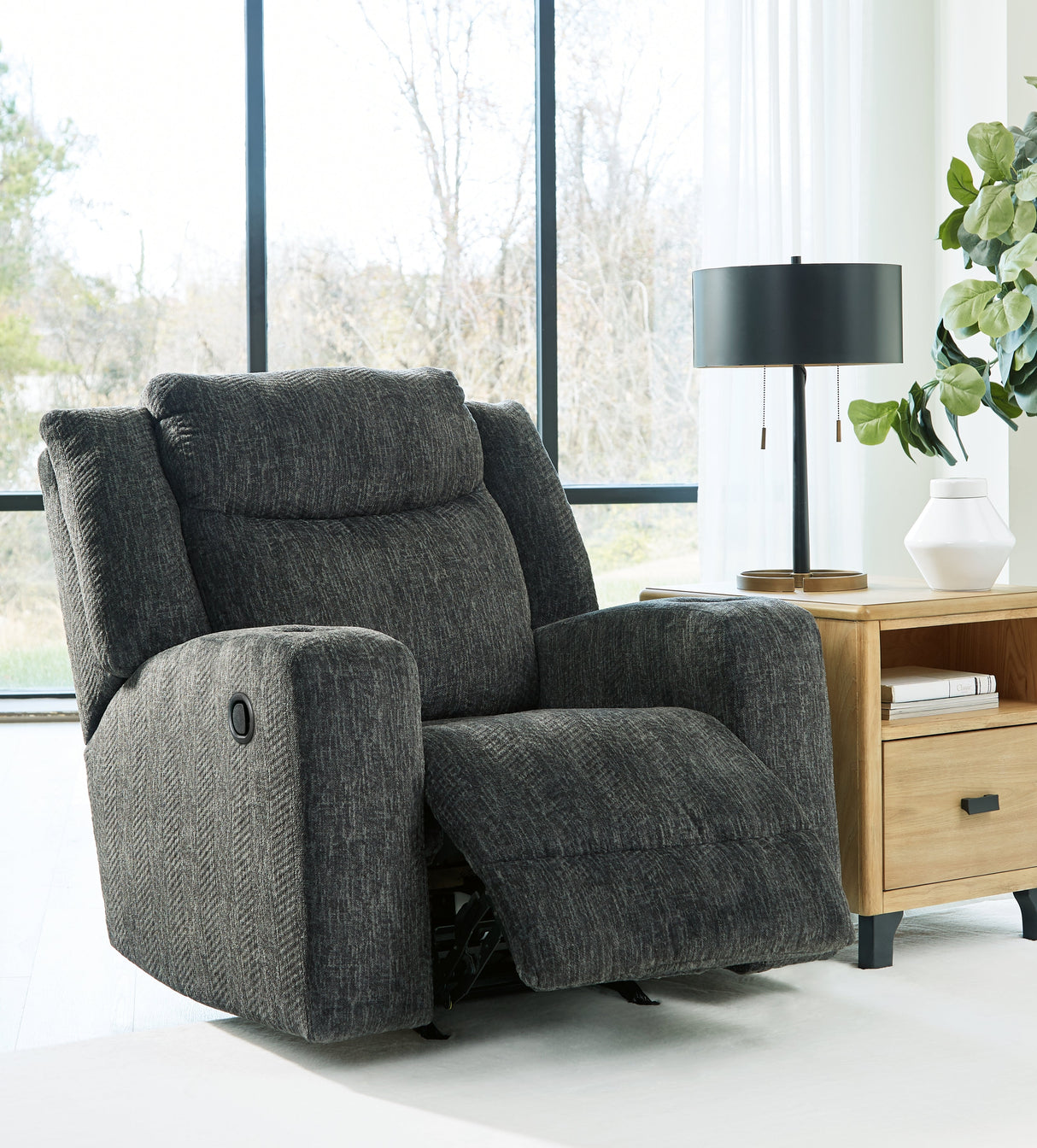 Martinglenn Ebony Recliner