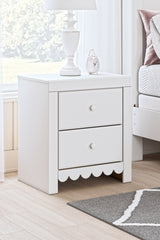 Mollviney White Nightstand