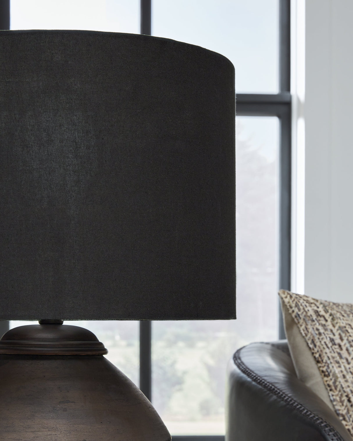 Naareman Metallic Black Table Lamp